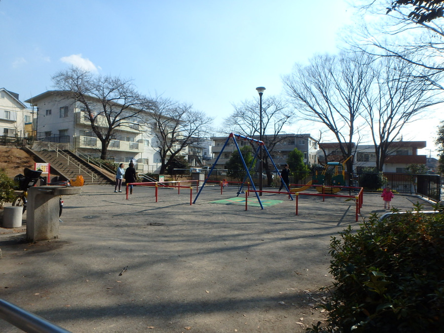 市ケ尾第四公園まで約130m