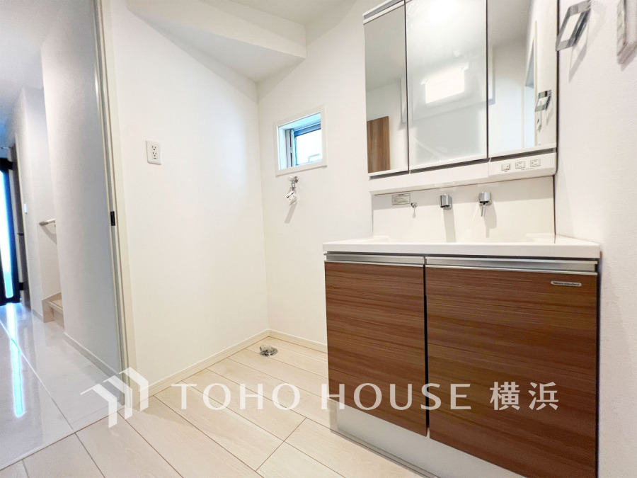 一日の始まりと終わりを心地よく演出してくれる、多彩な機能が備えられたパウダールーム。心地よいリフレッシュ空間です。