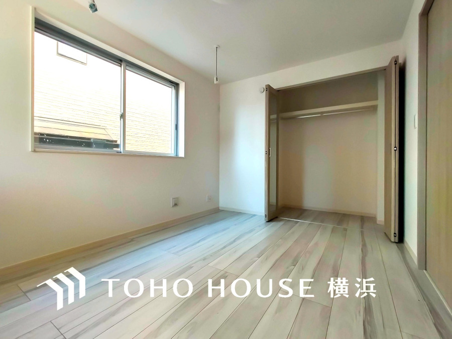 1日の疲れを癒し、心地よく寛げるようゆったりとした広さを確保しています。プライベートタイムをより優雅に穏やかに…。落ち着いた雰囲気を紡ぎます。