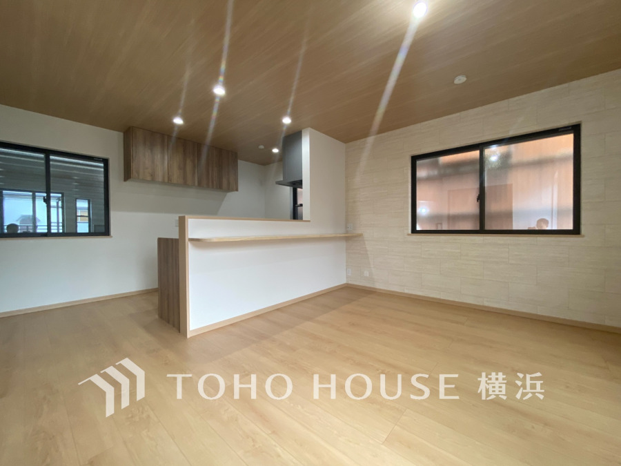 一日の中で多くの時間を過ごすことになる住まいだからこそ、いつも穏やかな空間であるように心掛けています。構成する建材などへの配慮が、住まう方の健康を守ります。