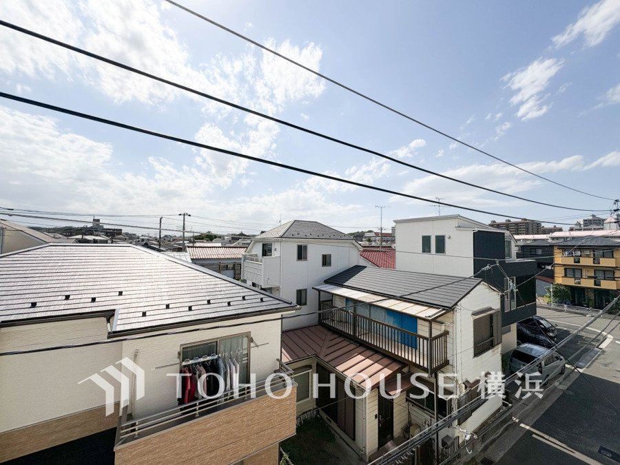 のびやかな眺望の広がる住環境。低層住宅が広がる街並みは、心地よい開放感が漂っています。
