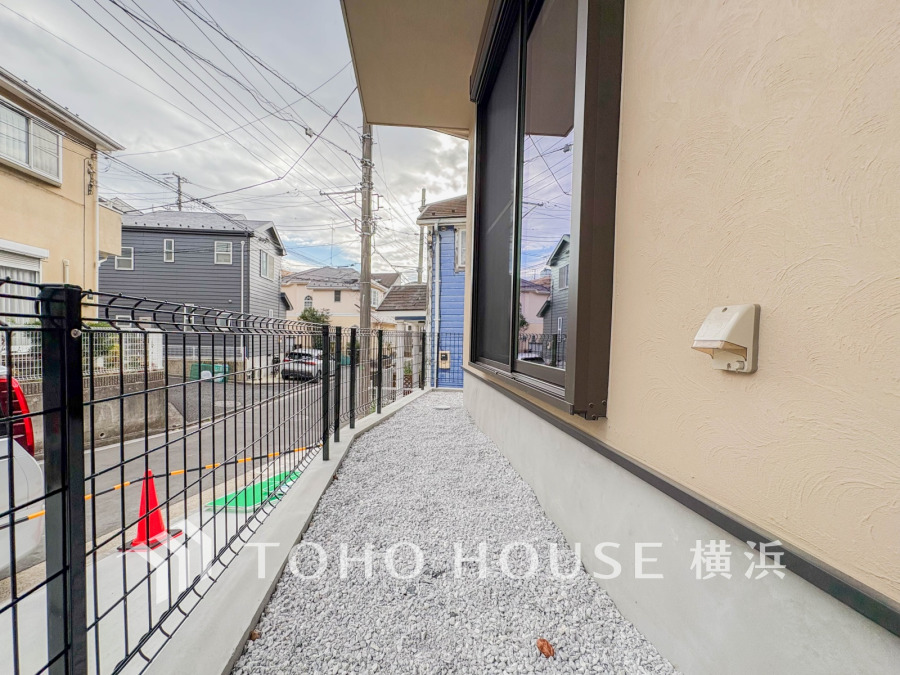 たっぷり降り注ぐ日差しの下バーベキューを楽しんだり、大切な家族やペットと楽しく安らぐ休日を過ごせそうですね。