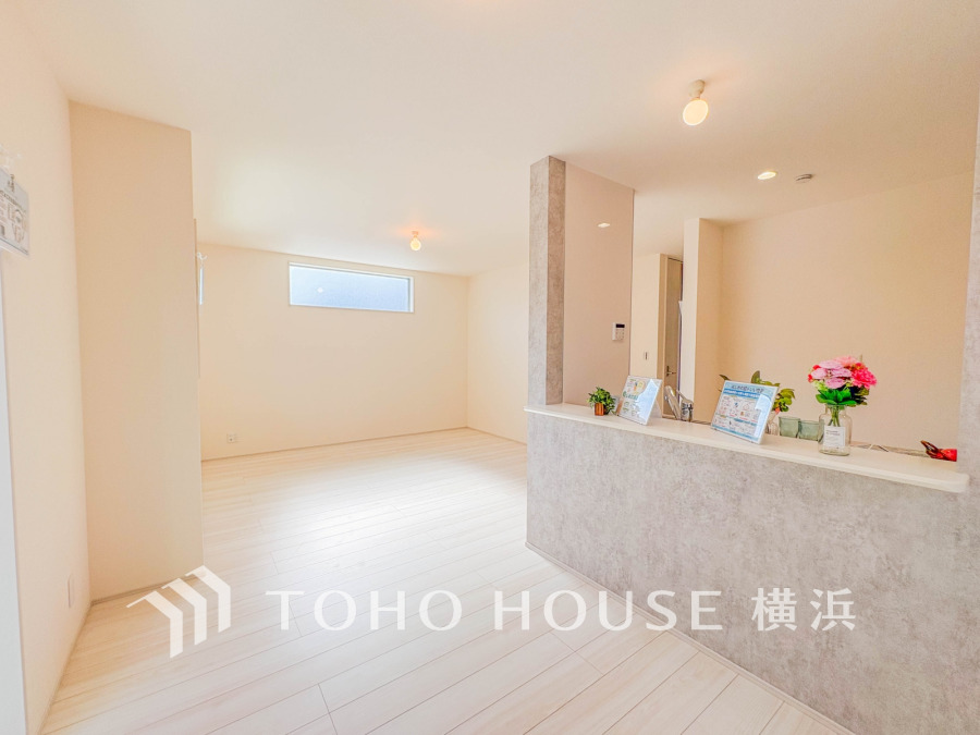 和やかで洗練された空間の演出。寛ぎとコミュニケーションを育む居心地のよい場所。