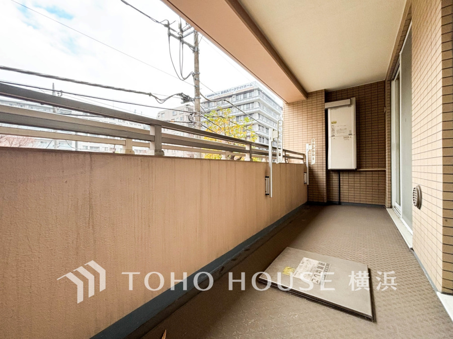 ゆったりとした広さのバルコニーは、洗濯物干しやくつろぎの場として快適にご利用いただけます。