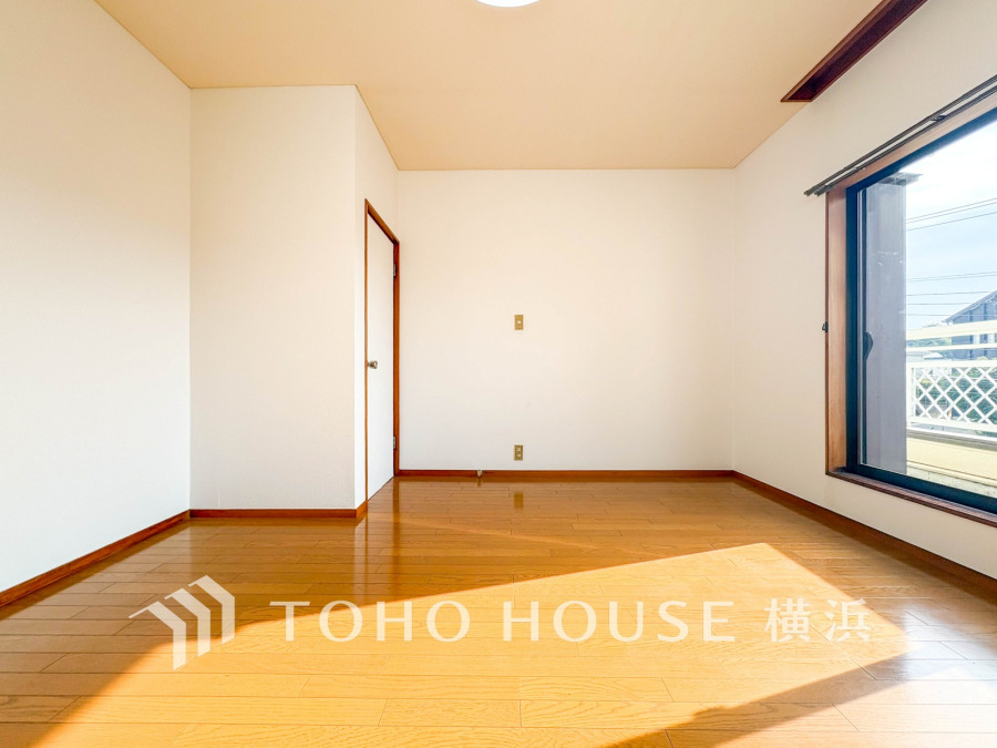 家族一人ひとりの大切なプライベート空間。趣味・感性で個性的に飾って頂けるようシンプルに仕上げてあります。自分時間を充実させながら心豊かなひとときを過ごすための大切な空間。