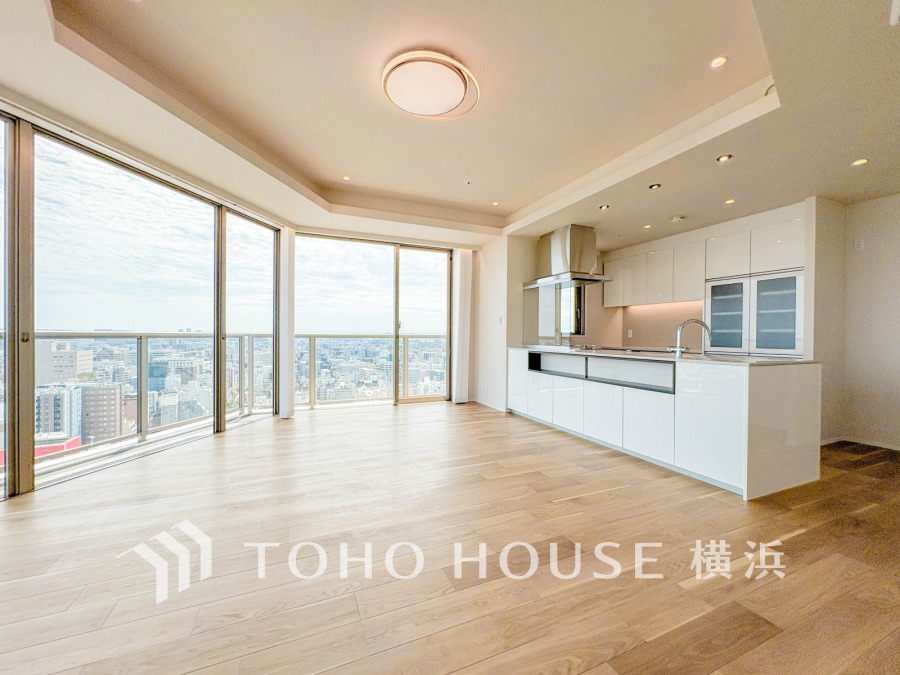 たくさんの想いが美しいカタチに彩られた時、そこにはひと時のくつろぎが生まれ、ゆっくりと愛着が育まれていきます。