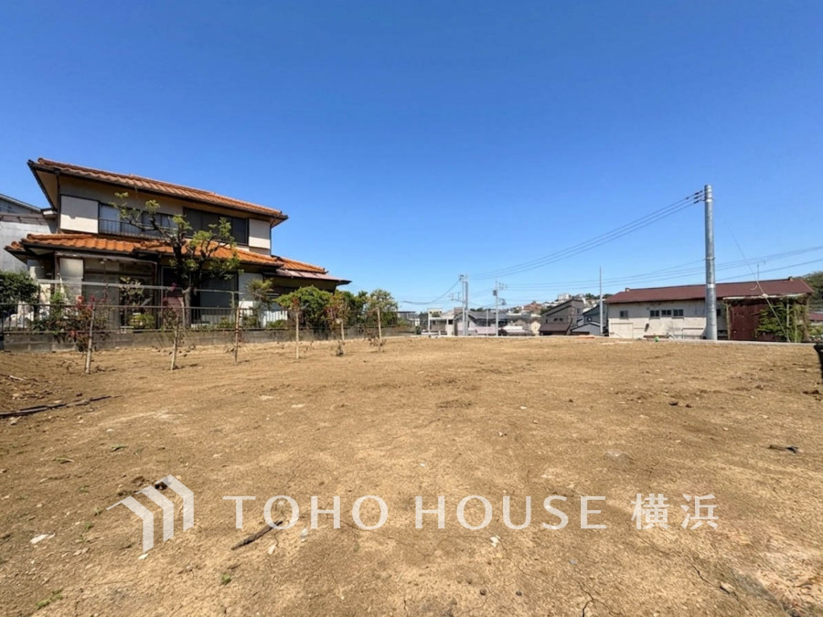 爽やかな青空の下に贅沢なほどに降り注ぐ陽光、豊かな居住性と、クオリティが見事に調和した住空間は、住まうことの喜びを感じさせてくれることでしょう。