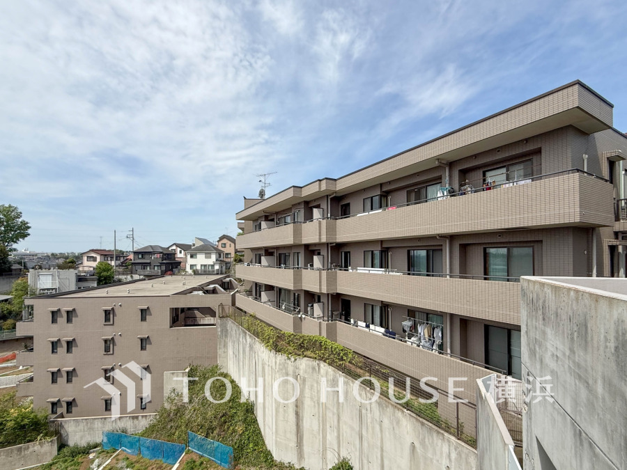 単に見た目や質感の良さだけではなく、建物の基礎や構造といった、目には見えにくい部分にもこだわります。住まいの本質の部分から、住み心地や安全性を見つめ直しました。