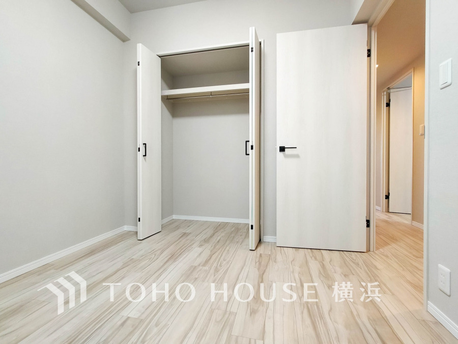 全ての居室に収納を設置。普段使いの衣類をしまっておけます。お部屋にあまり収納家具を置く必要が無くなり、ゆったりとした住空間が実現可能です。