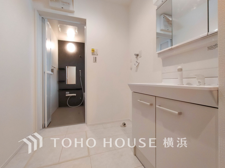 一日の始まりと終わりを心地よく演出してくれる、多彩な機能が備えられたパウダールーム。心地よいリフレッシュ空間です。