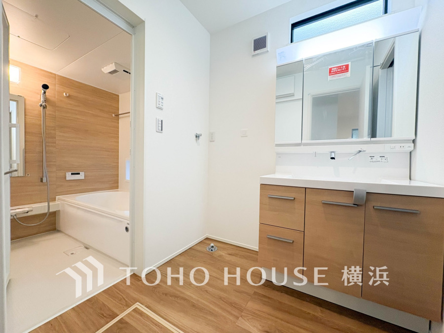 一日の始まりと終わりを心地よく演出してくれる、多彩な機能が備えられたパウダールーム。心地よいリフレッシュ空間です。