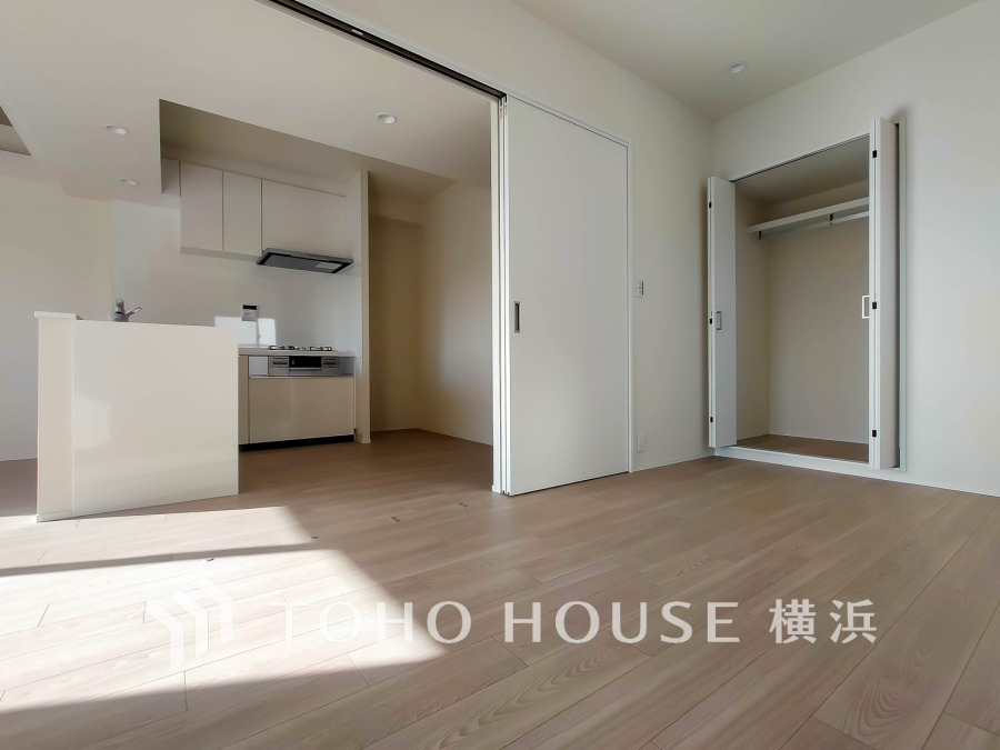 リビングに隣接した洋室は、引き戸を開け放してLDK空間を共有しながら開放的に使うこともできます。
