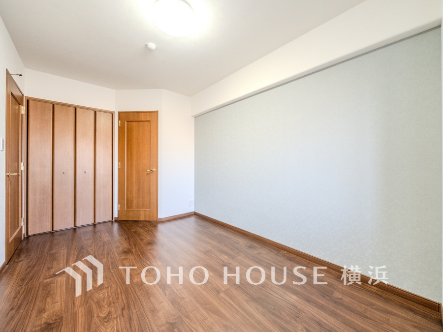 ゆとりと収納を確保した洋室。自分時間を充実させながら心豊かなひとときを過ごすための大切な空間です。
