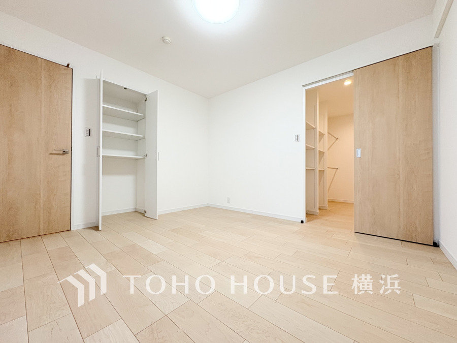 家族一人ひとりの大切なプライベート空間。趣味・感性で自由に演出できるよう、シンプルに仕上げた空間。暮らし心地を大きく左右する収納を、適材適所に配置し、使い勝手にも考慮しました。