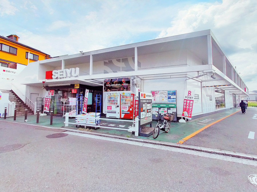 西友能見台店　約500ｍ