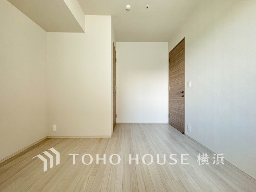 ゆとりと収納を確保した洋室。自分時間を充実させながら心豊かなひとときを過ごすための大切な空間です。
