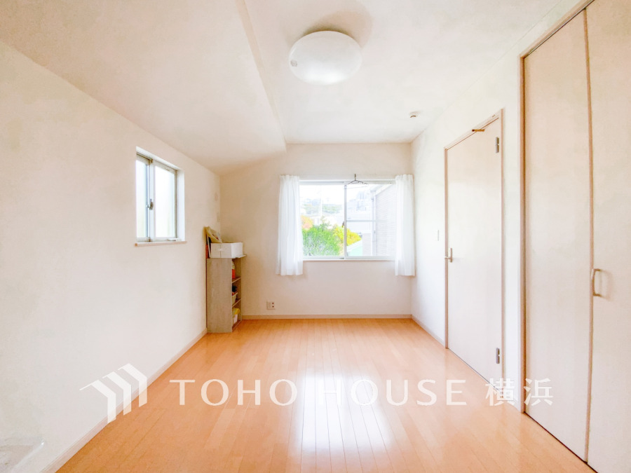 感性を育むプライベートルームはシンプルでスマートな空間。好みの空間で読書をしたり、音楽を聞いたりと一人の時間も充実したものにできます。