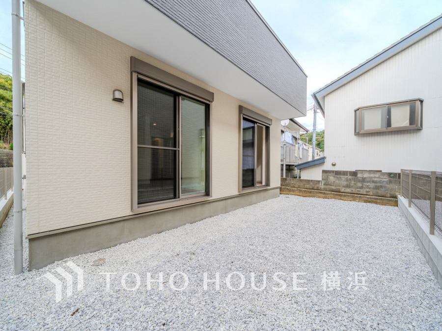 お子さまがお庭で遊べるのはもちろん、家庭菜園やたくさんの友人を招いてBBQ…多彩な楽しみが広がります。