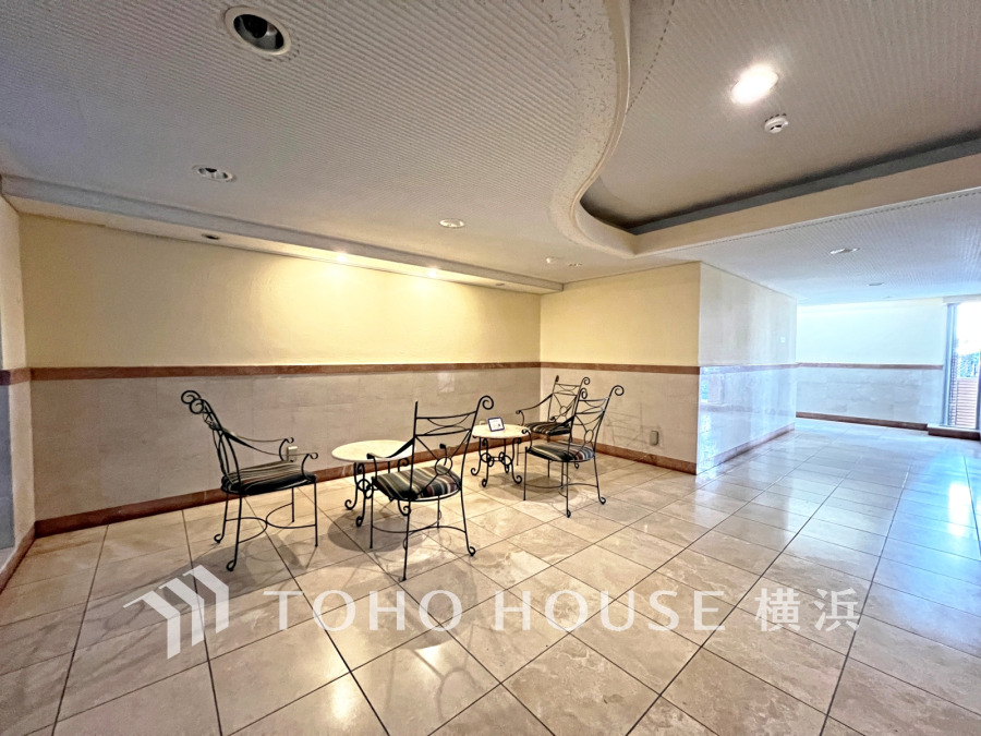 格調と気品を息づかせたエントランス。住む人や訪れる人をやさしくエスコートします。
