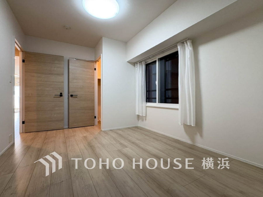 1日の疲れを癒し、心地よく寛げるようゆったりとした広さを確保しています。プライベートタイムをより優雅に穏やかに…。落ち着いた雰囲気を紡ぎます。