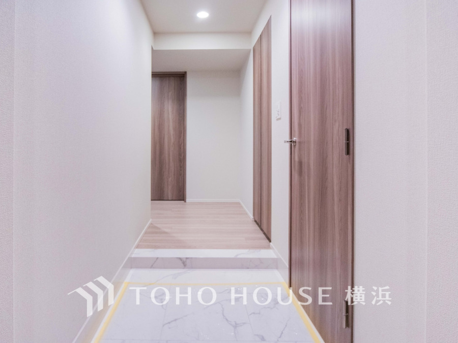 居住者の帰り、訪れる方を優しく迎える・安らぎに満ちた生活空間を予感させる。健やかな暮らしを楽しめそう