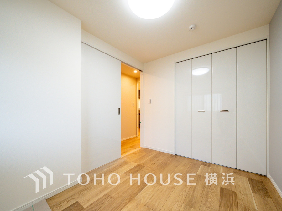 家族一人ひとりの大切なプライベート空間。趣味・感性で自由に演出できるよう、シンプルに仕上げた空間。暮らし心地を大きく左右する収納を、適材適所に配置し、使い勝手にも考慮しました。