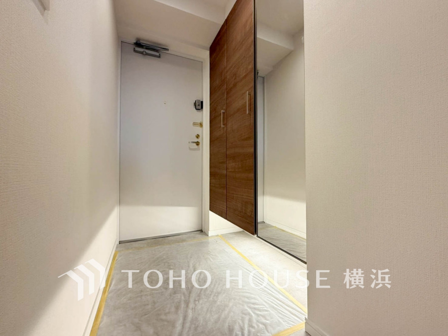 清潔感溢れる玄関がお出迎えする本邸宅の物語は、ここから始まる日常を期待させます。この場所には「希望」と「優越」で包み込んでくれる「特別」な空間があります。