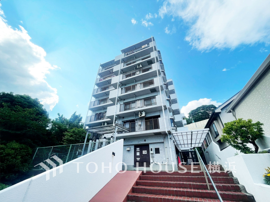 駅やお買物、教育施設が徒歩圏に揃う便利な住環境です。
