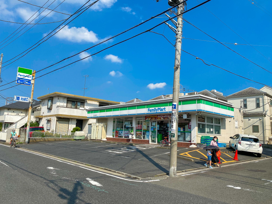 ファミリーマート三ツ池公園口店　約350ｍ