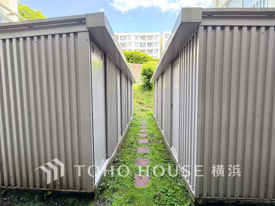 お客様の求める本当の“住み心地”とは何なのか。そのための一手間一工夫を惜しみません。街並みや周辺の環境に呼応しながら、美しく、そして毎日の暮らしを考慮した機能性の高い住まい。