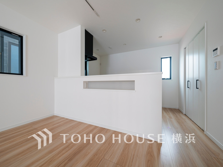 一日の中で多くの時間を過ごすことになる住まいだからこそ、いつも穏やかな空間であるように心掛けています。構成する建材などへの配慮が、住まう方の健康を守ります。