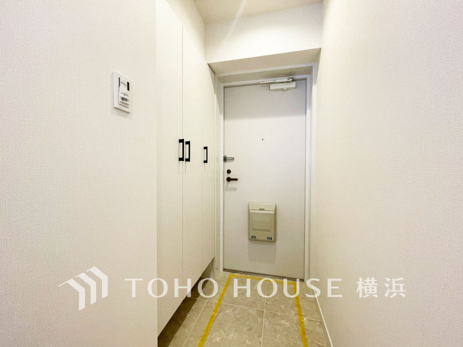 清潔感溢れる玄関がお出迎えする本邸宅の物語は、ここから始まる日常を期待させます。この場所には「希望」と「優越」で包み込んでくれる「特別」な空間があります。