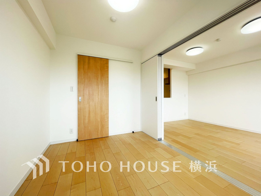 感性を育むプライベートルームはシンプルでスマートな空間。好みの空間で読書をしたり、音楽を聞いたりと一人の時間も充実したものにできます。