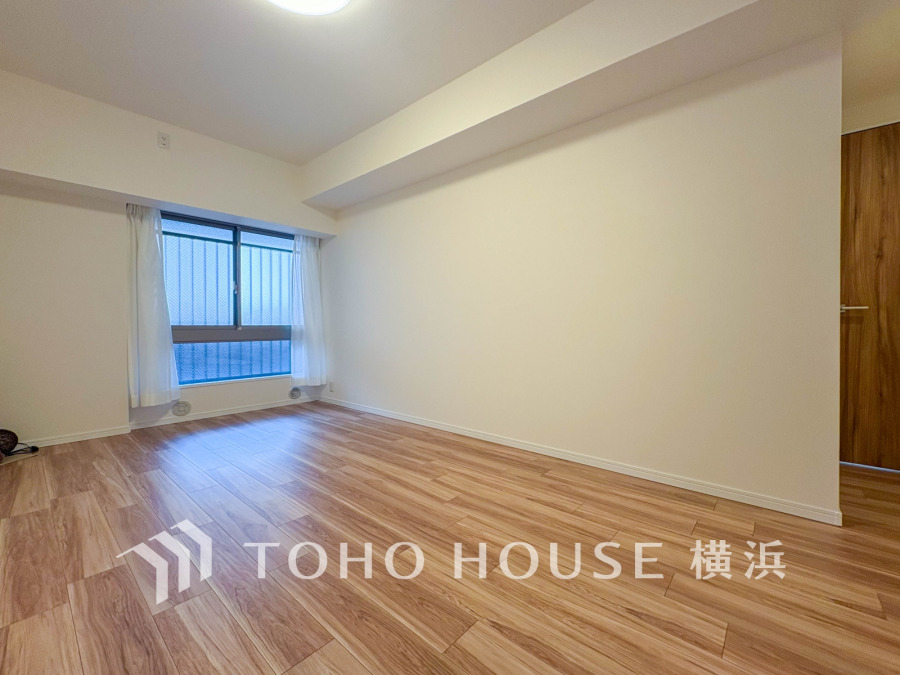 シンプルで使いやすい洋室。自分時間を充実させながら心豊かなひとときを過ごすための大切な空間です。
