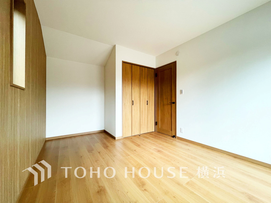 家族一人ひとりの大切なプライベート空間。趣味・感性で個性的に飾って頂けるようシンプルに仕上げてあります。自分時間を充実させながら心豊かなひとときを過ごすための大切な空間。