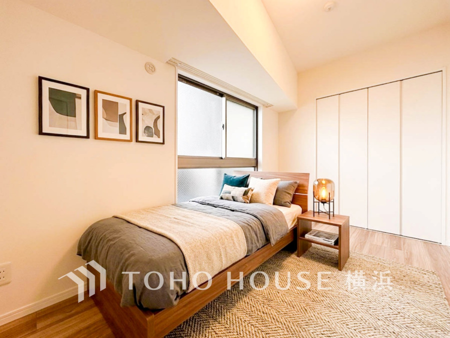 ライフスタイルに合わせて使える、自由な空間。環境の良い場所にセンス良く暮らしたい、こだわりの室内には至福のシーンが繰り広げられます。（家具・装飾品はAI加工です