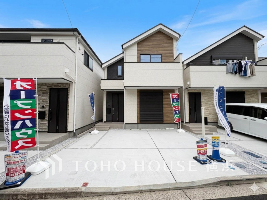 爽やかな青空の下に贅沢なほどに降り注ぐ陽光、豊かな居住性と、クオリティが見事に調和した住空間は、住まうことの喜びを感じさせてくれます。 