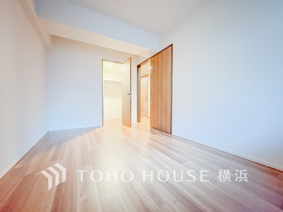 採光もアクセントの一つとして。プライベートルームにはやさしい光が射し込んでいて、この明るい好みの空間で読書をしたり、音楽を聞いたりと一人の時間も充実したものにできます。