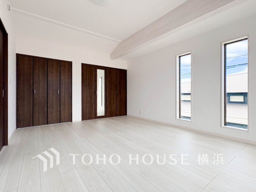 穏やかな寛ぎを届ける上質仕様のゆとりあるお部屋。自分時間を充実させながら心豊かにできるプライベート空間。
