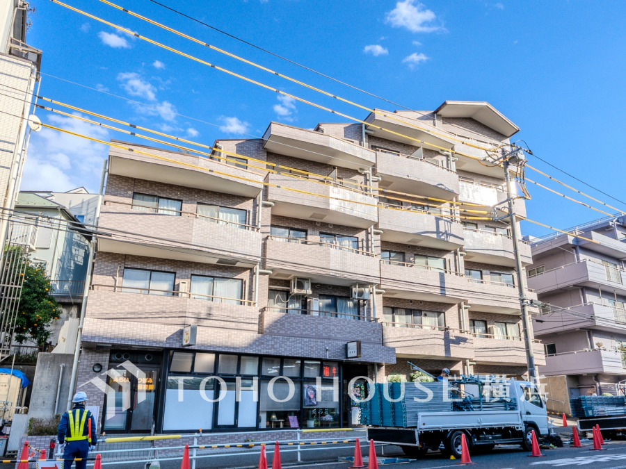 駅徒歩8分、ららぽーと横浜も徒歩圏内の便利なロケーションです。