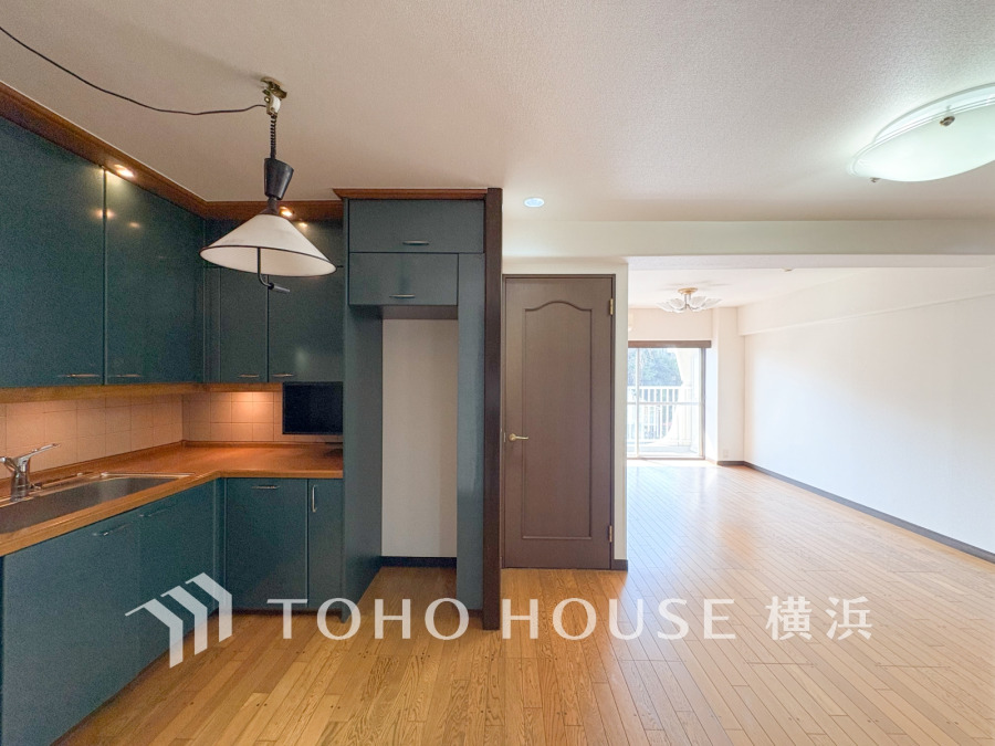 一日の中で多くの時間を過ごすことになる住まいだからこそ、いつも穏やかな空間であるように心掛けています。構成する建材などへの配慮が、住まう方の健康を守ります。