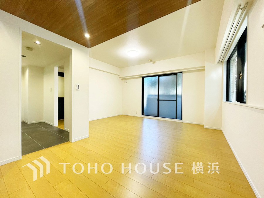 たくさんの想いが美しいカタチに彩られた時、そこにはひと時のくつろぎが生まれ、ゆっくりと愛着が育まれていきます。