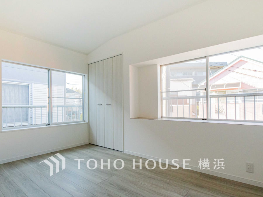 過ぎ行く時間をゆったりと感じることができる落ちついたプライベートルーム。リビングで楽しく過ごした後はゆっくり寛ぎの時間を満喫できます。静かな環境でリラックスタイムを愉しんで。