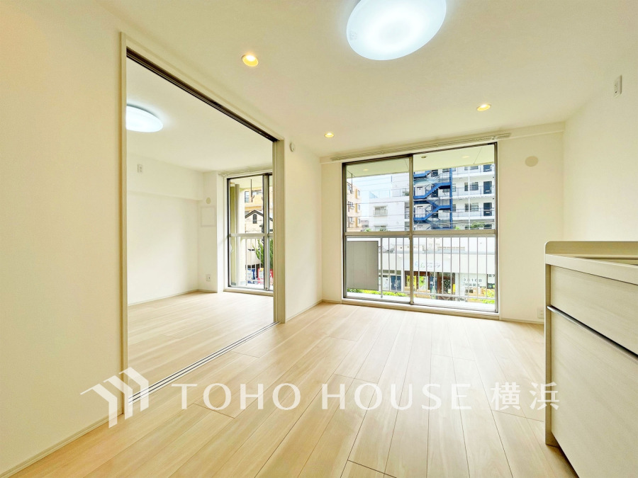 太陽の恵みを受けた明るい空間。吹きぬける風を感じながら爽やかで風通しの良い暮らしが叶います。
