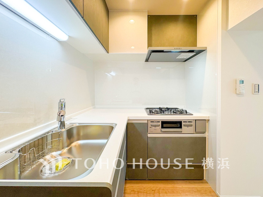 長い時間滞在するキッチンだからこそ、食事の準備を楽しい時間に、忙しい時でもスムーズに無駄なく作業できる、お手入れも簡単にできるなど、毎日を楽しくするキッチンスペースに仕上げました。