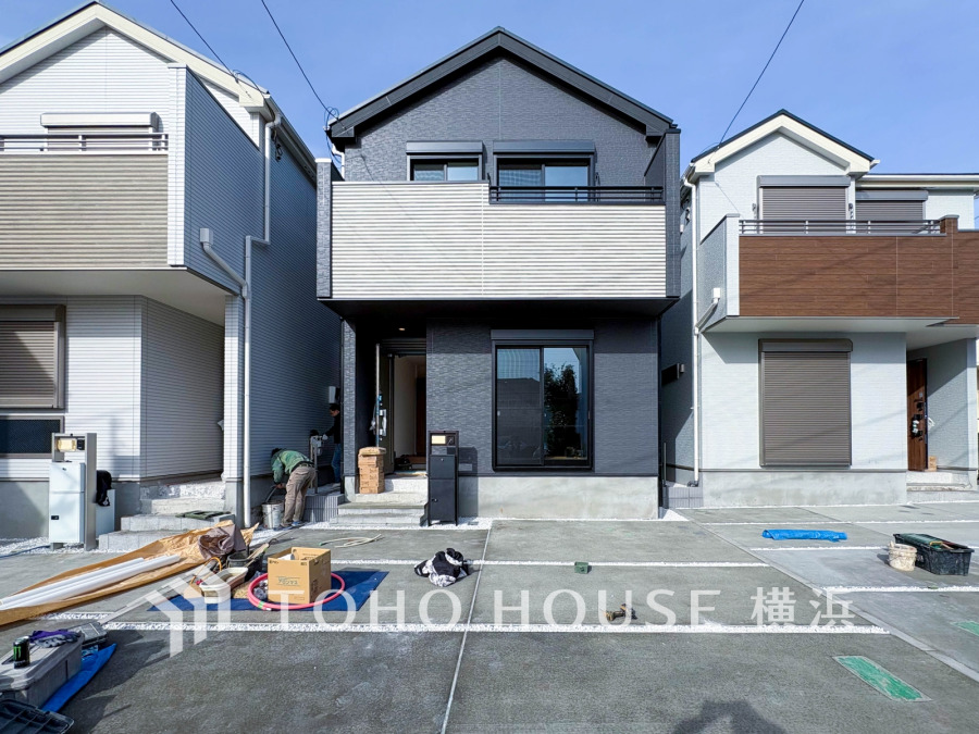 表現される空間は豊かな光と風を纏い、暮らしの時間を豊かにしてくれます。デザインされた空間と充実した建物設備も家族の時間を彩ってくれることでしょう。（2026年1月撮影）