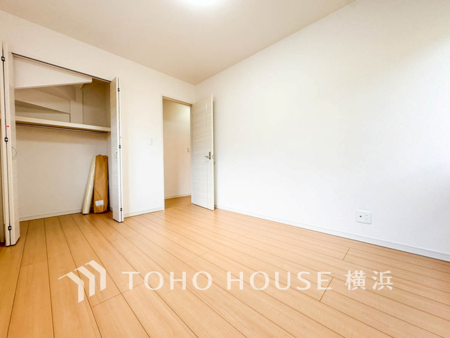 家族一人ひとりの大切なプライベート空間。趣味・感性で個性的に飾って頂けるようシンプルに仕上げてあります。自分時間を充実させながら心豊かなひとときを過ごすための大切な空間。