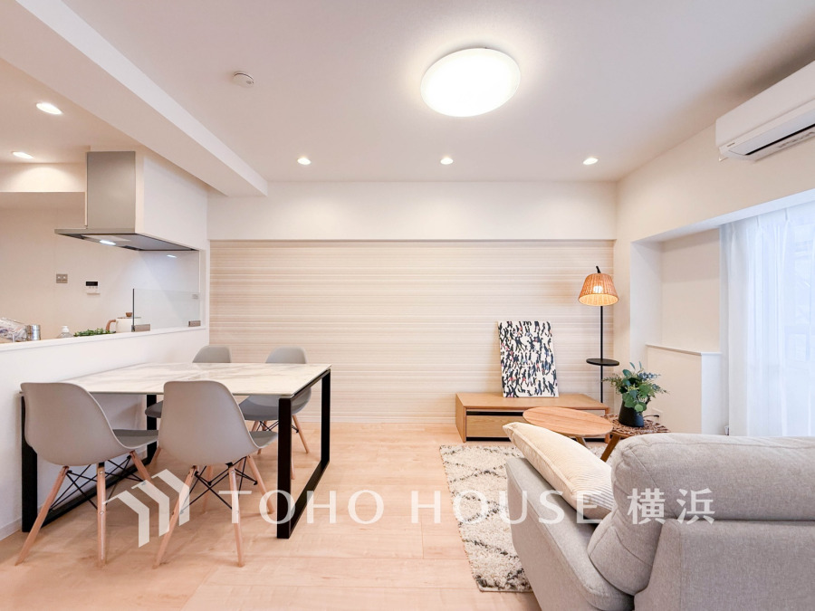 太陽の恵みを受けた明るい空間。吹きぬける風を感じながら爽やかで風通しの良い暮らしが叶います。
