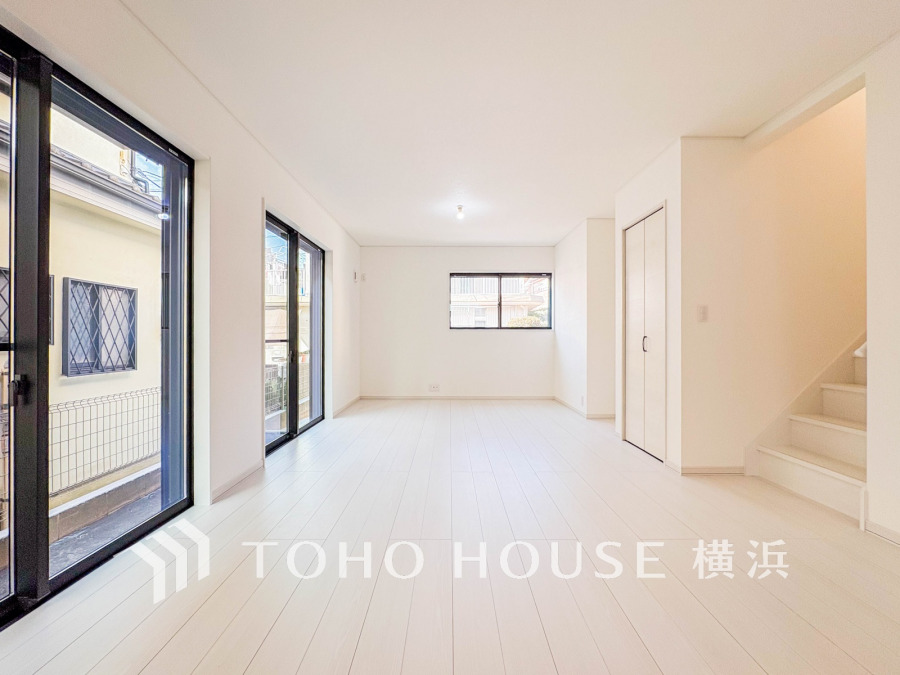 太陽の恵みを受けた明るい空間。吹きぬける風を感じながら爽やかで風通しの良い暮らしが叶います。
