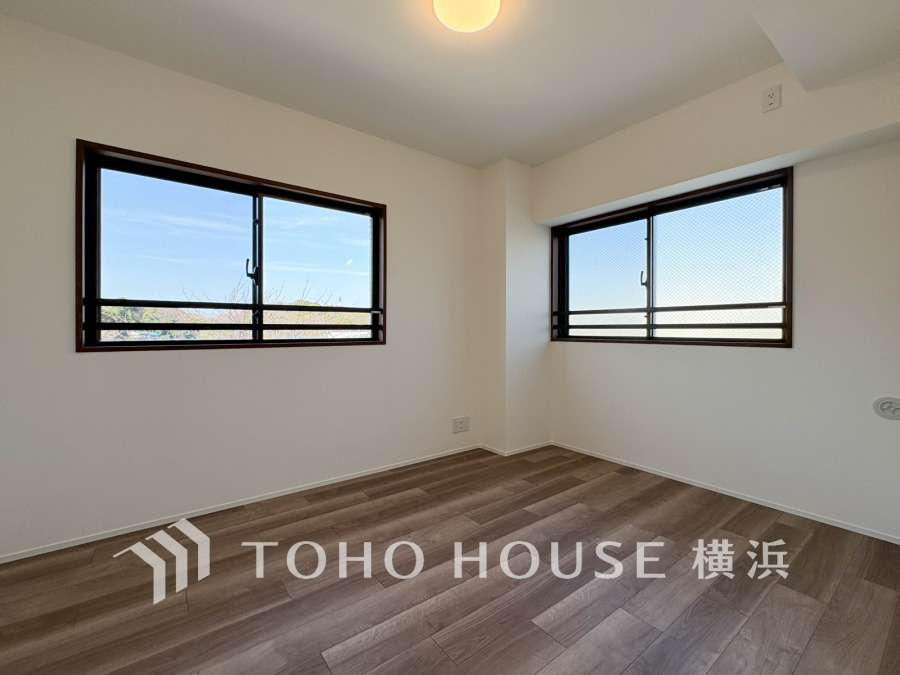 家族一人ひとりの大切なプライベート空間。趣味・感性で個性的に飾って頂けるようシンプルに仕上げてあります。自分時間を充実させながら心豊かなひとときを過ごすための大切な空間。